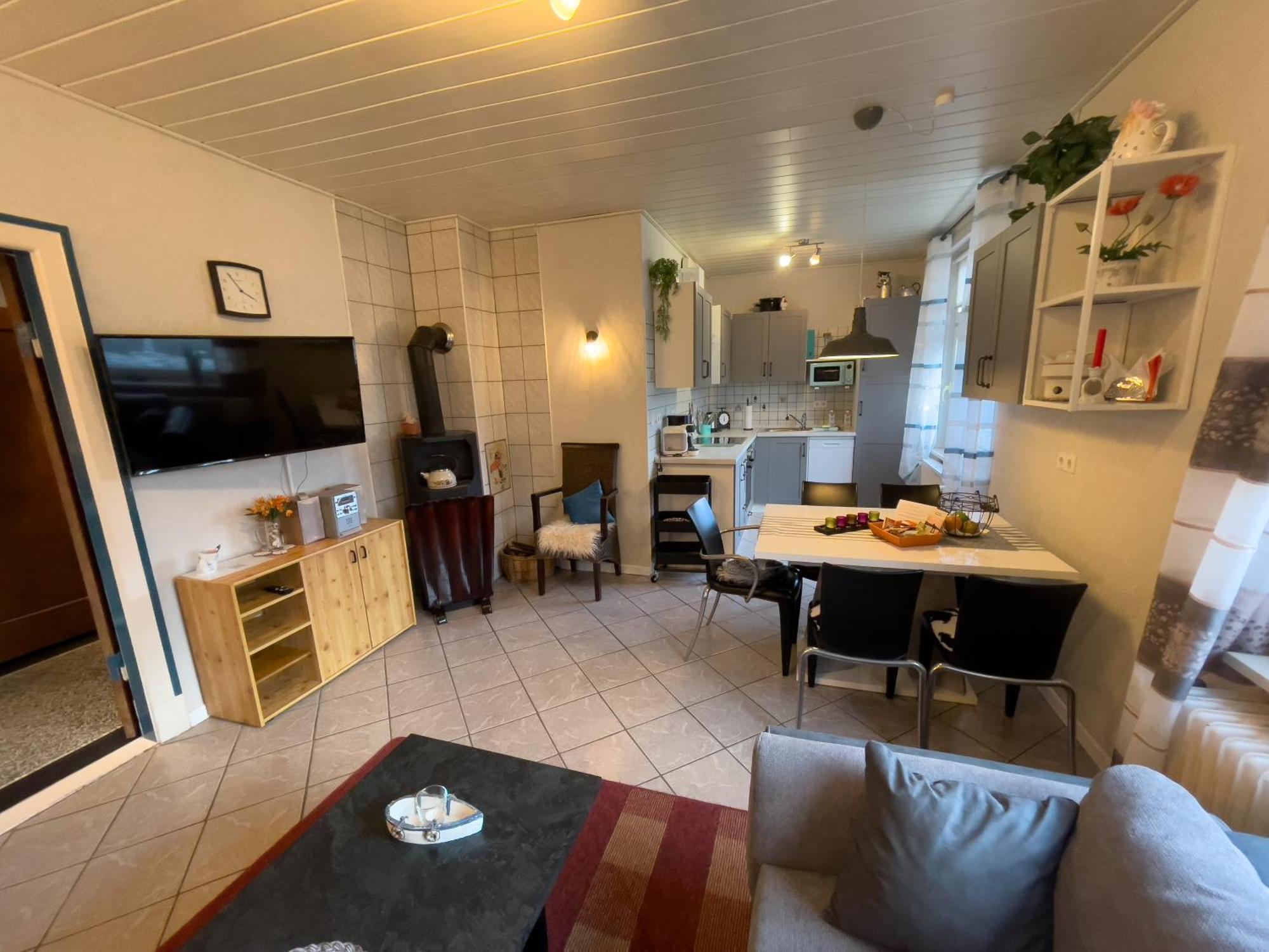Bluhm Eg Apartment Schillig